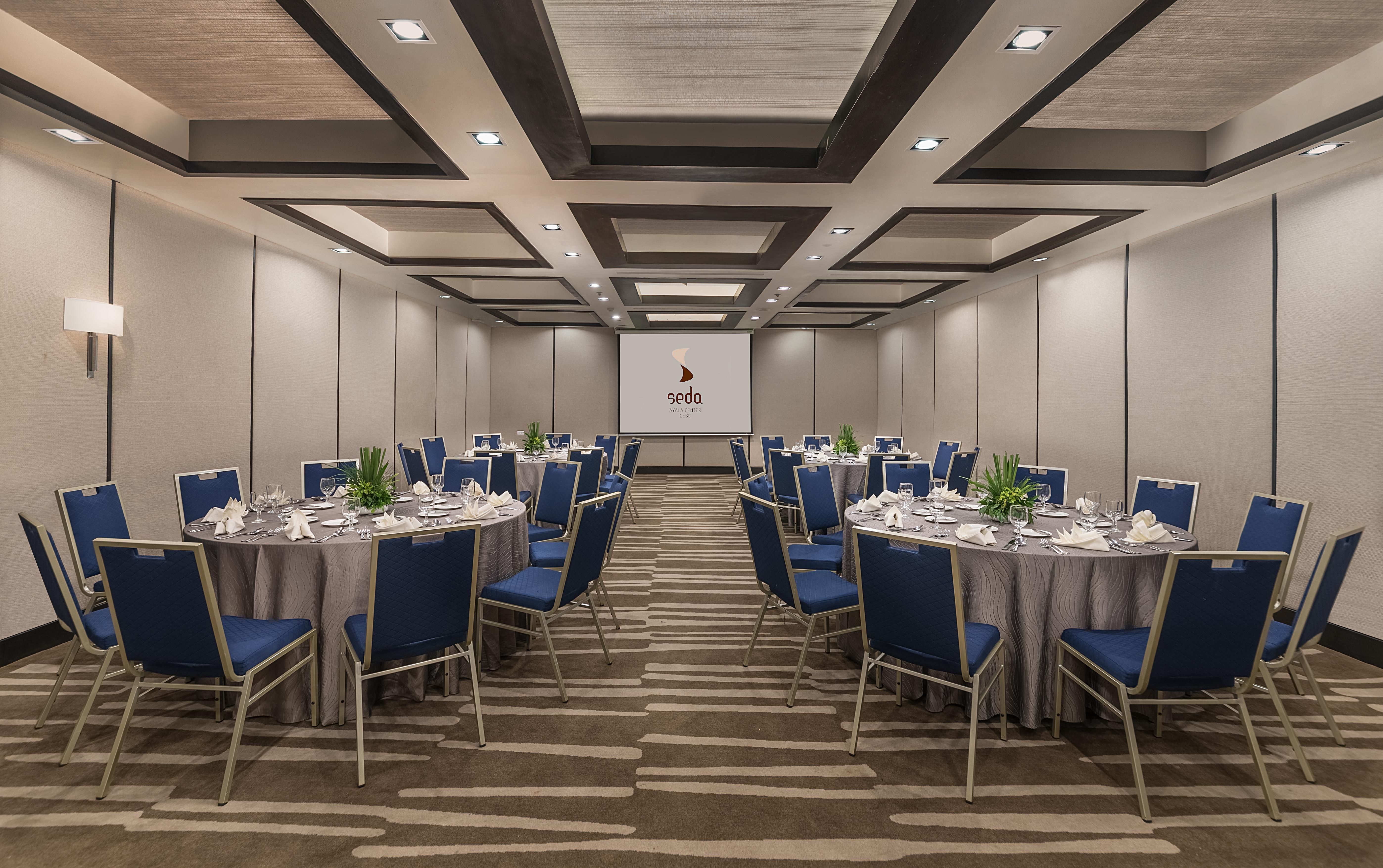 塞达阿亚拉中心宿务多功能酒店 外观 照片 A meeting room at the hotel